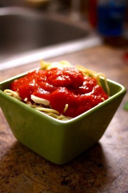 http://www.lafermedelasource.fr/202-thickbox_atch/sauce-tomate-maison.jpg