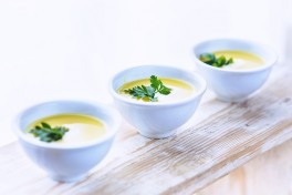 http://www.lafermedelasource.fr/233-thickbox_atch/soupe-de-cougettes-a-la-menthe.jpg